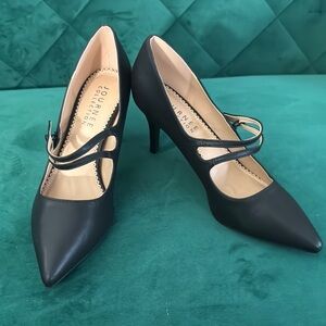 NWOB Journee Collection Black Double Strap Heels